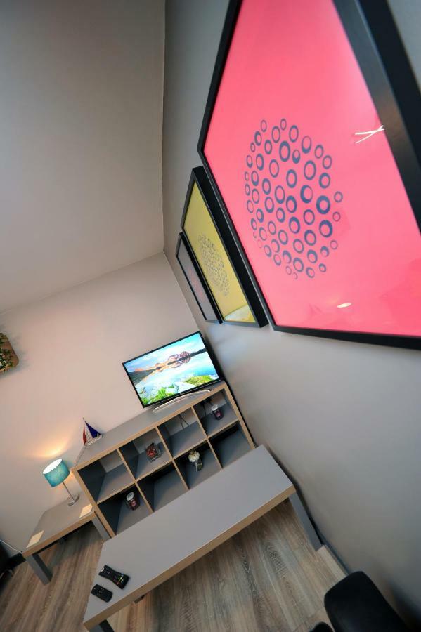 Stone'S Throw City Centre - Tv In Every Bedroom! スウォンジー エクステリア 写真