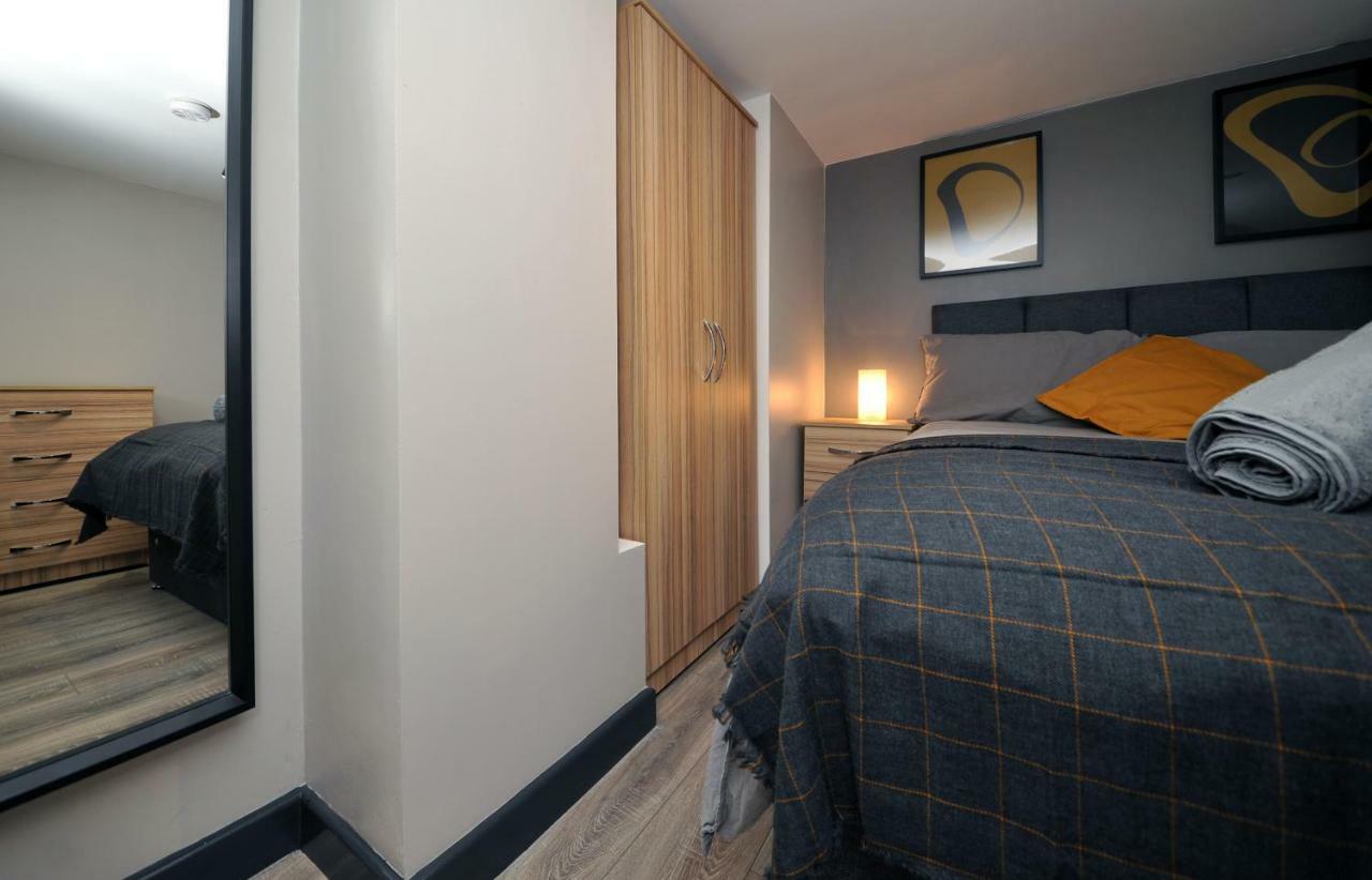 Stone'S Throw City Centre - Tv In Every Bedroom! スウォンジー エクステリア 写真