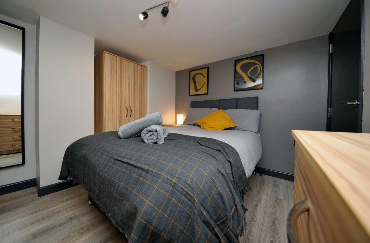 Stone'S Throw City Centre - Tv In Every Bedroom! スウォンジー エクステリア 写真